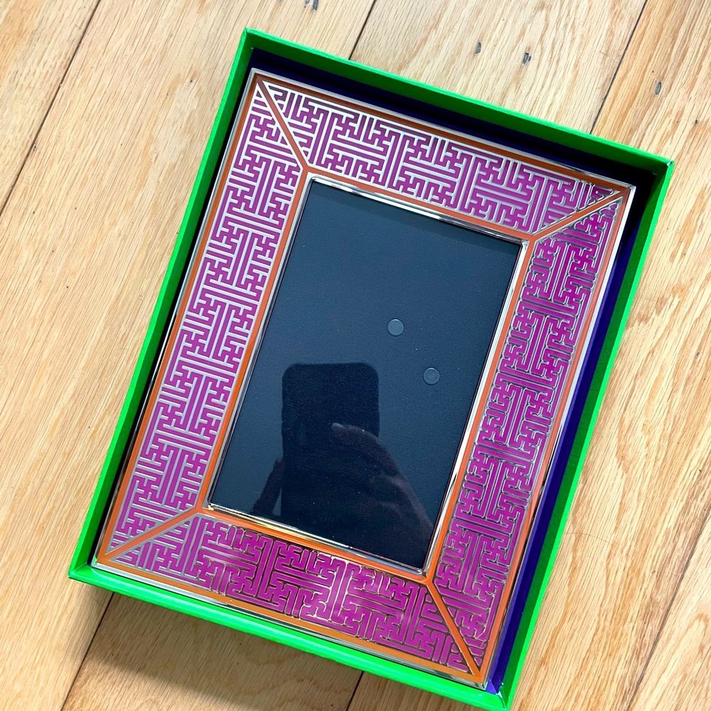 Shanghai Tang frame - new with box!